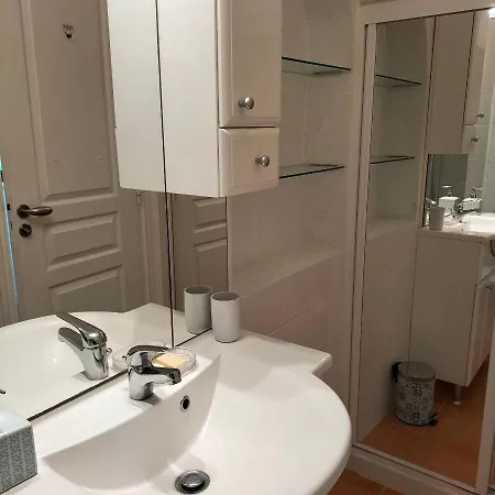 Joli Deux Pieces Vieux Village De Apartamento Rocabruna